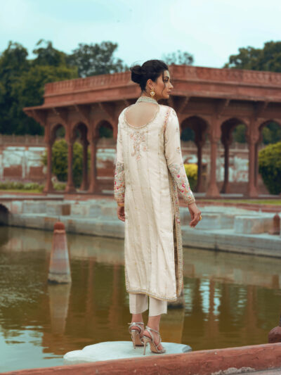 Zoya